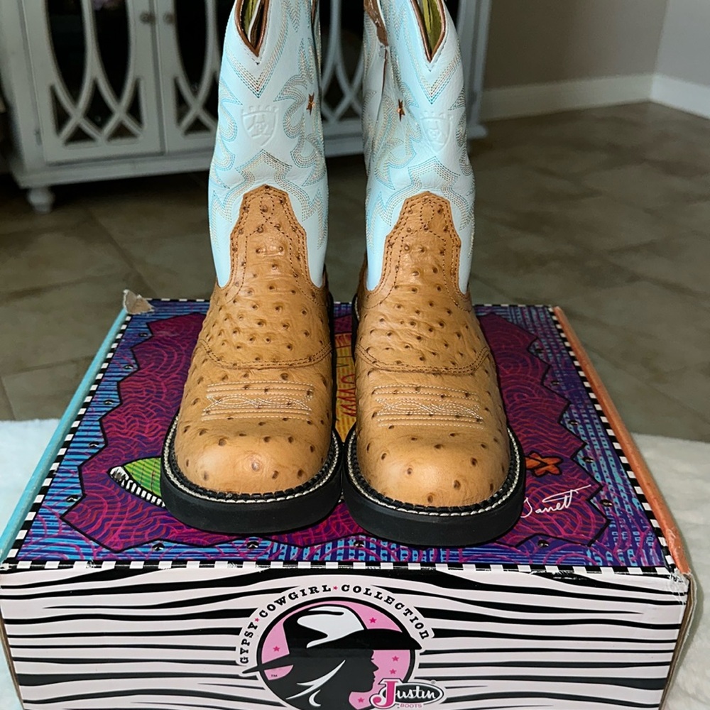 Ariat ostrich cowgirl boots
